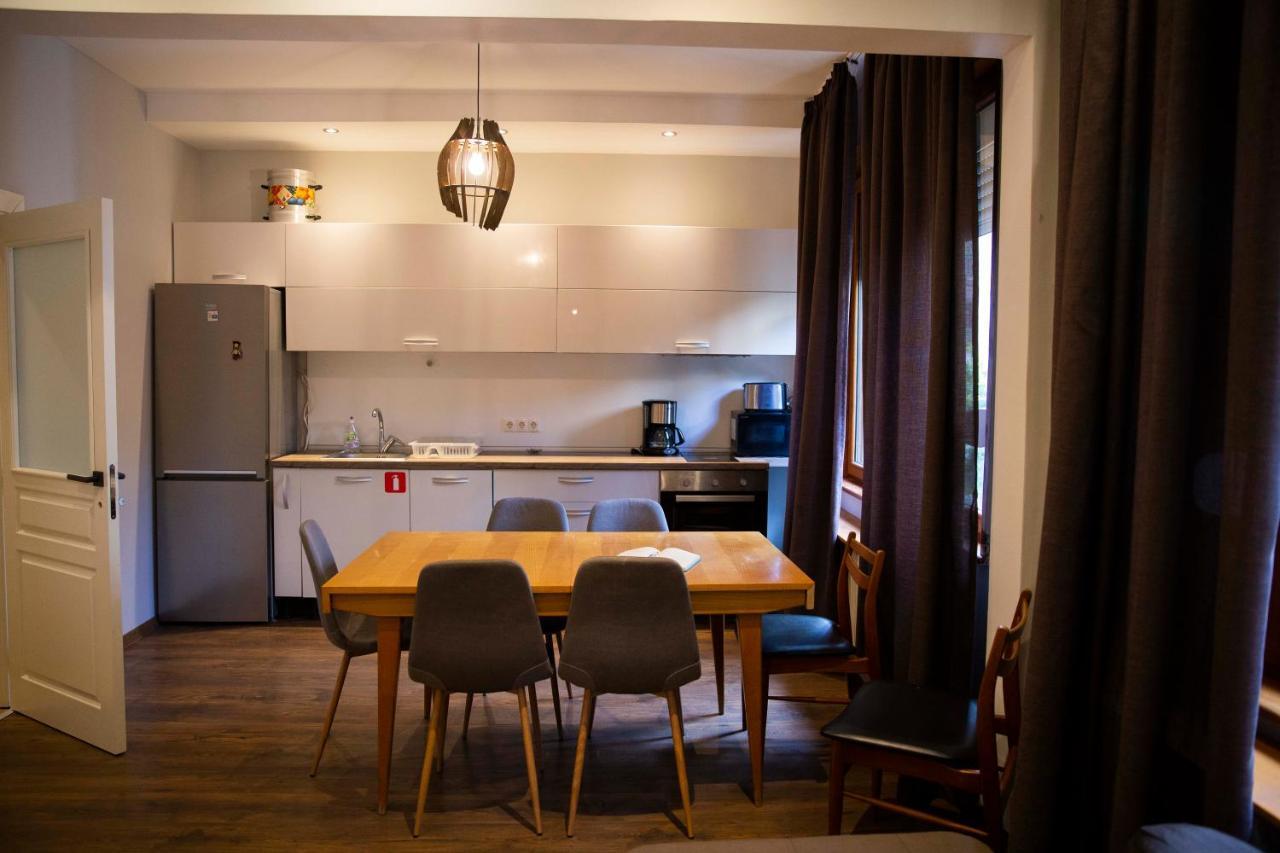 Central Sofia 3-Bedroom Apartment - Urban Art Gallery - Free Parking! Ngoại thất bức ảnh