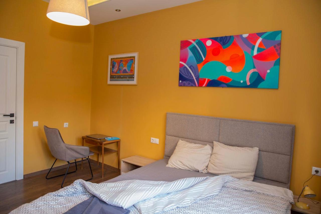 Central Sofia 3-Bedroom Apartment - Urban Art Gallery - Free Parking! Ngoại thất bức ảnh