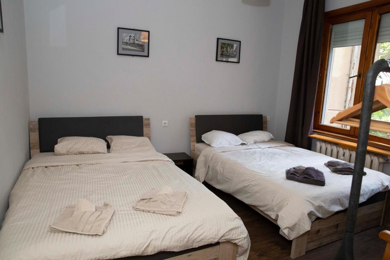 Central Sofia 3-Bedroom Apartment - Urban Art Gallery - Free Parking! Ngoại thất bức ảnh