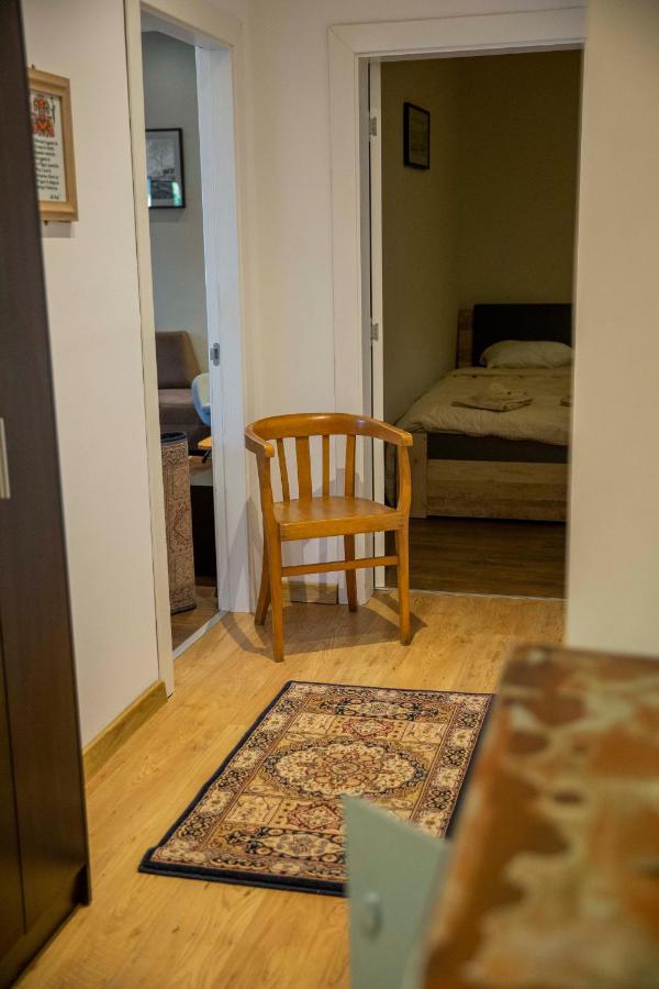 Central Sofia 3-Bedroom Apartment - Urban Art Gallery - Free Parking! Ngoại thất bức ảnh